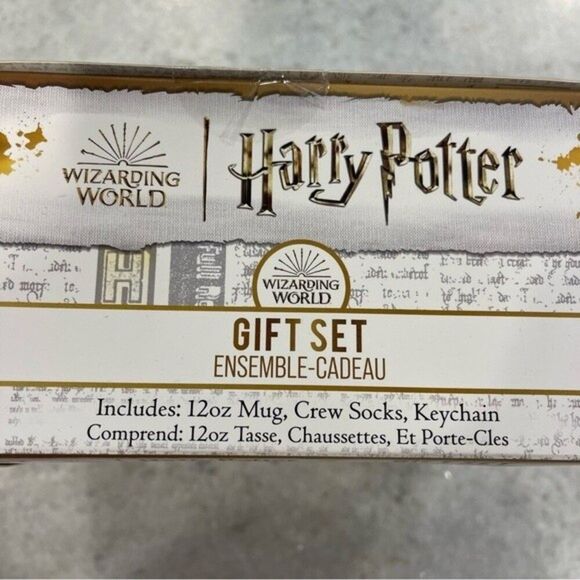 Harry Potter Gift Set with Socks, Mug & Keychain New in Box! - Picture 2 of 3